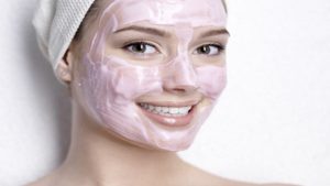 Sivilceler İçin Pembe Maske