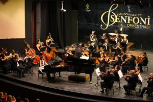 PİYANİST İLYUN BÜRKEV,  ADANALILARA MÜZİK ZİYAFETİ YAŞATTI