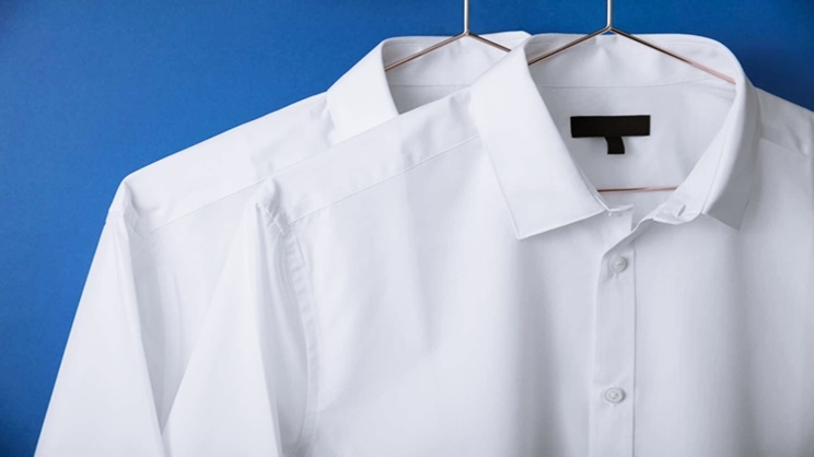 Mavileşen Beyaz Gömlekler Nasıl Kurtarılır? 