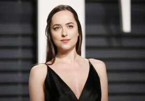 Dakota Johnson Makyajı Nasıl Yapılır? Detaylı Rehber