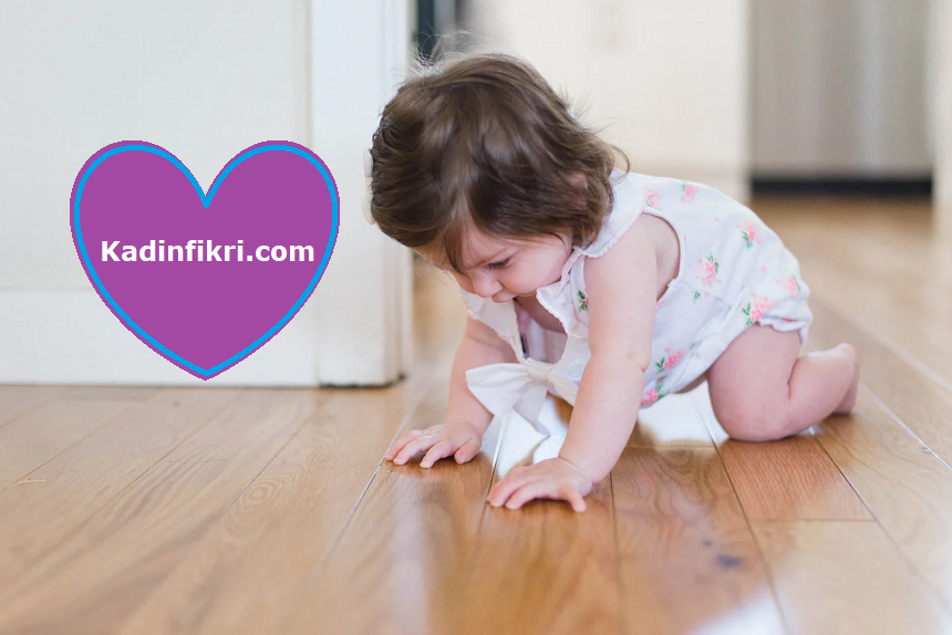 Bebeğim Tek Ayak Üstünde Emekliyor bu Problem mi?