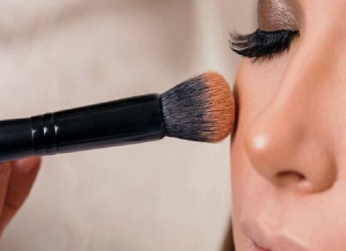 Çok Sık Makyaj Yapmanın Zararları