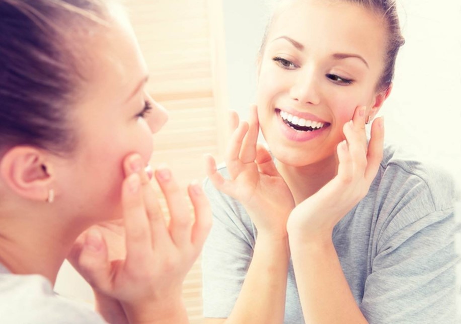 Olduğundan Daha Genç Görünmenin Yolları